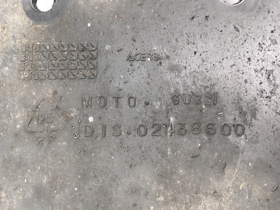 Moto Guzzi V10 Centauro [1998] - Protector contra salpicaduras del soporte de matrícula trasero