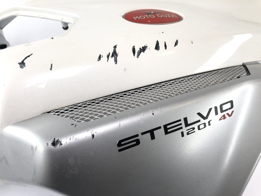 Moto Guzzi Stelvio 1200 4V [2009] - parte del lado cubierto en la parte de desplazamiento derecho
