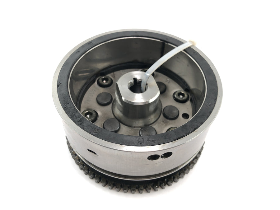 Yamaha XV 1600 Wild Star VP08 [2002] - Rueda polar del rotor del alternador con rueda libre de arranque