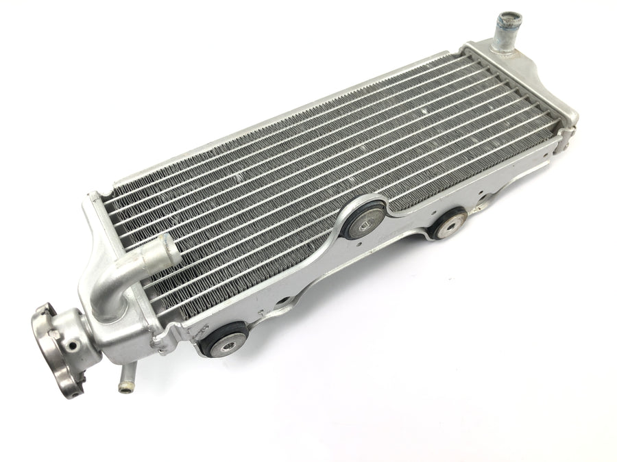 SWM RS 125 R B2 [2020] - Red del radiador del sistema de refrigeración del enfriador de agua del radiador en la parte delantera