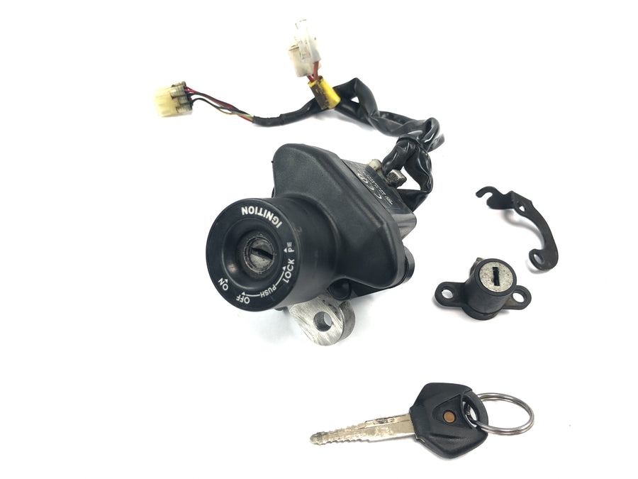 Yamaha MT 03 RM02 [2007] - Bloqueo conjunto velocímetro 46063 km instrumentos de cabina display tacómetro