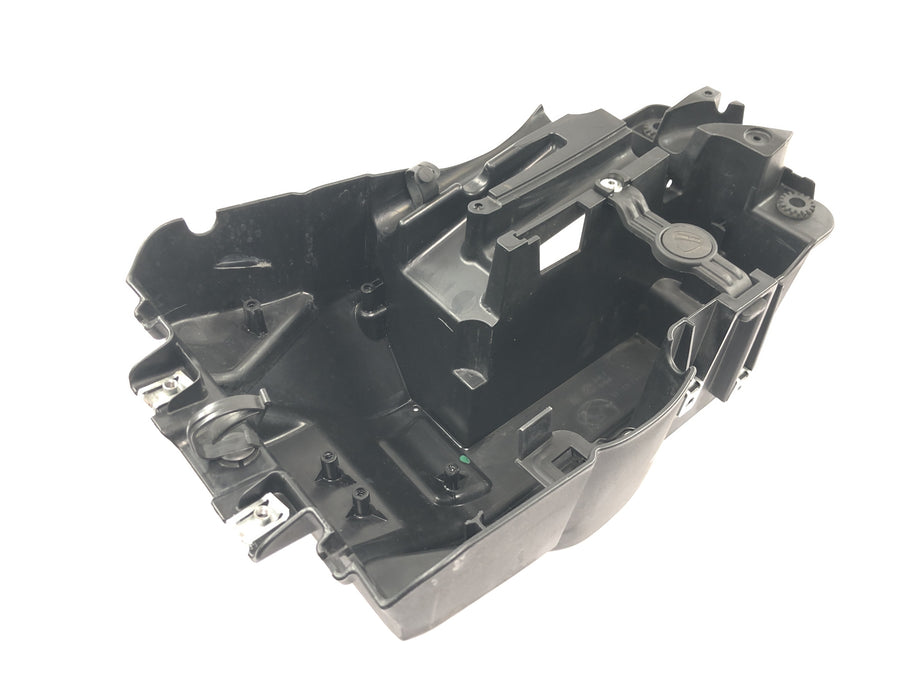 Ducati Multistrada 1200 S Touring [2009] - Panel interior del compartimento de la batería de la caja de la batería