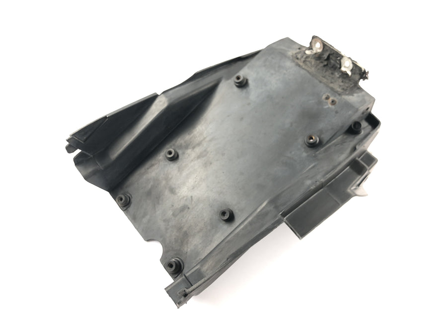 Kawasaki ZRX 1200 S ZRT20A [2001] - Panel interior trasero, parte inferior, guardabarros trasero, soporte de luz trasera