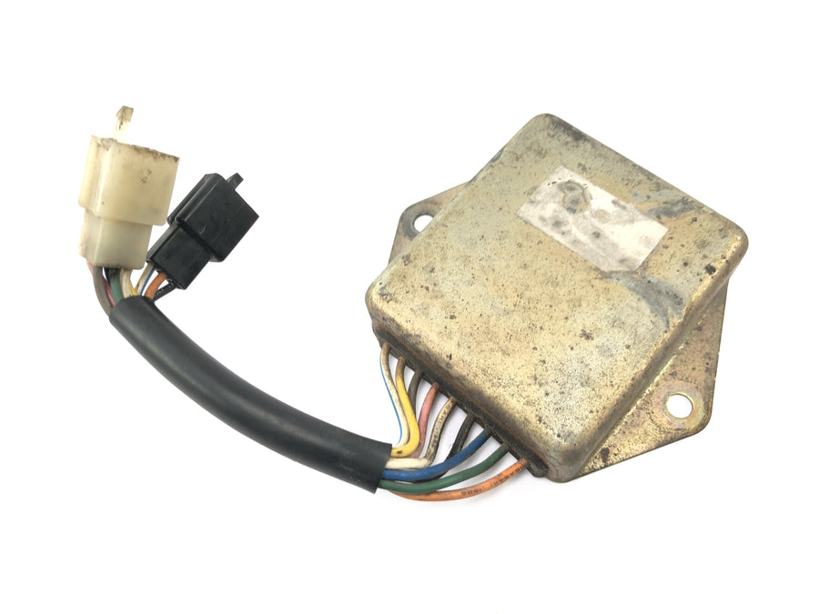 Suzuki RG 250 Gamma GJ21D [1987] - Unidad de encendido CDI caja de encendido unidad de control encendido