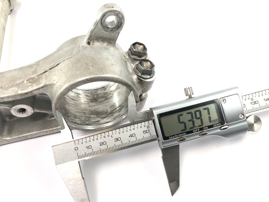 Suzuki GSX R 1000 WVBZ K3 [2003] - puente inferior de la horquilla, abrazadera de la horquilla del puente inferior del cabezal de dirección