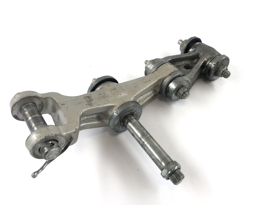 Yamaha XT 600 43F [1985] - Linkage de suspensión de la rueda trasera de palanca de deflexión