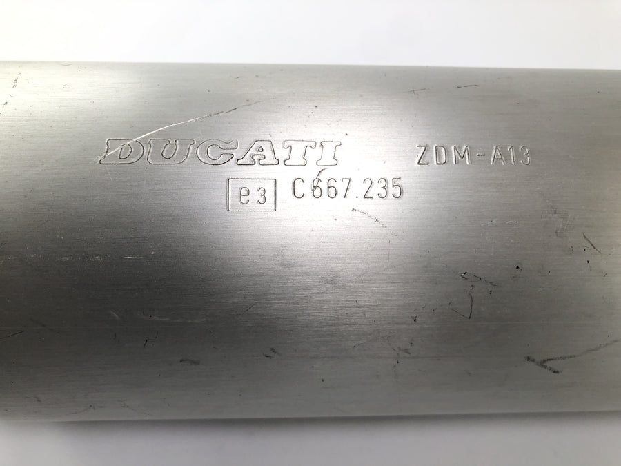 Ducati Monster M600 [1995] - Silenciador de silenciador final de escape a la derecha con signos de desgaste