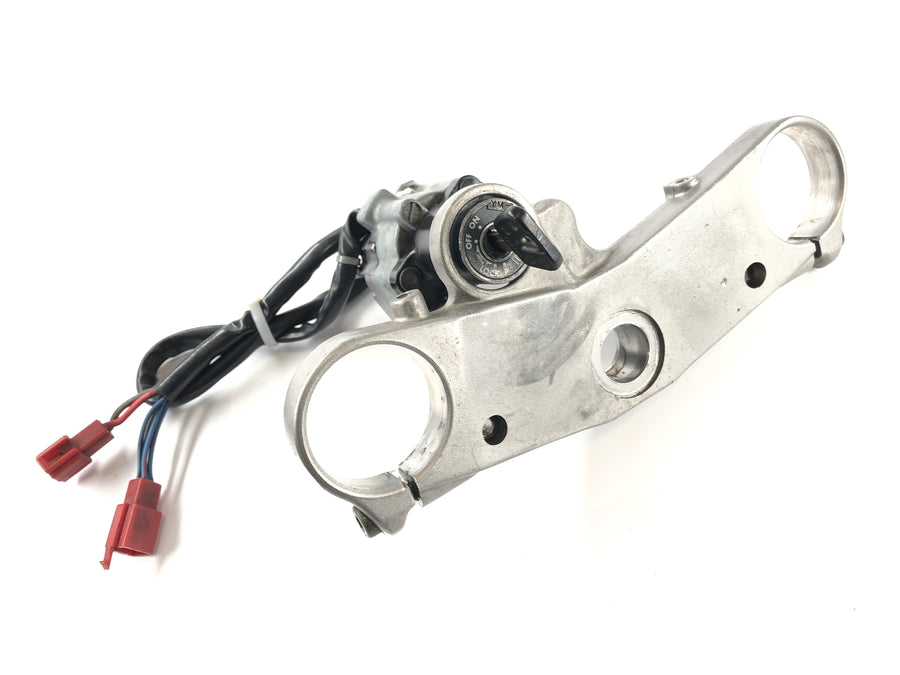 Yamaha YZF 750 R 4HN [1996] - Cerrajería con puente de la horquilla sobre la tapa del tanque de bloqueo de encendido y el bloqueo del asiento