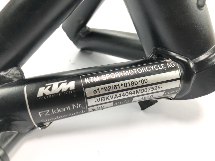 KTM 950 Adventure LC8 [2004] - Bastidor de dirección con papeles