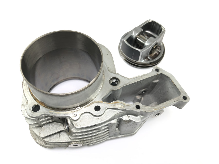 BMW R 1200 R R1ST [2008] - cilindro con pistón a la izquierda