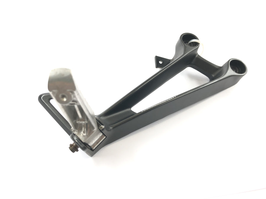 Yamaha MT07 RM04 [2014] - Reposapiés para pasajero con soporte para reposapiés trasero derecho