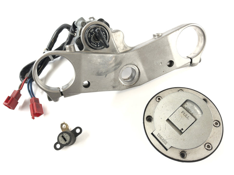Yamaha YZF 750 R 4HN [1996] - Cerrajería con puente de la horquilla sobre la tapa del tanque de bloqueo de encendido y el bloqueo del asiento