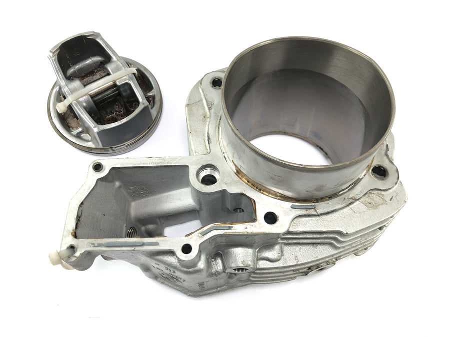 BMW R 1200 R R1ST [2008] - cilindro con pistón a la derecha