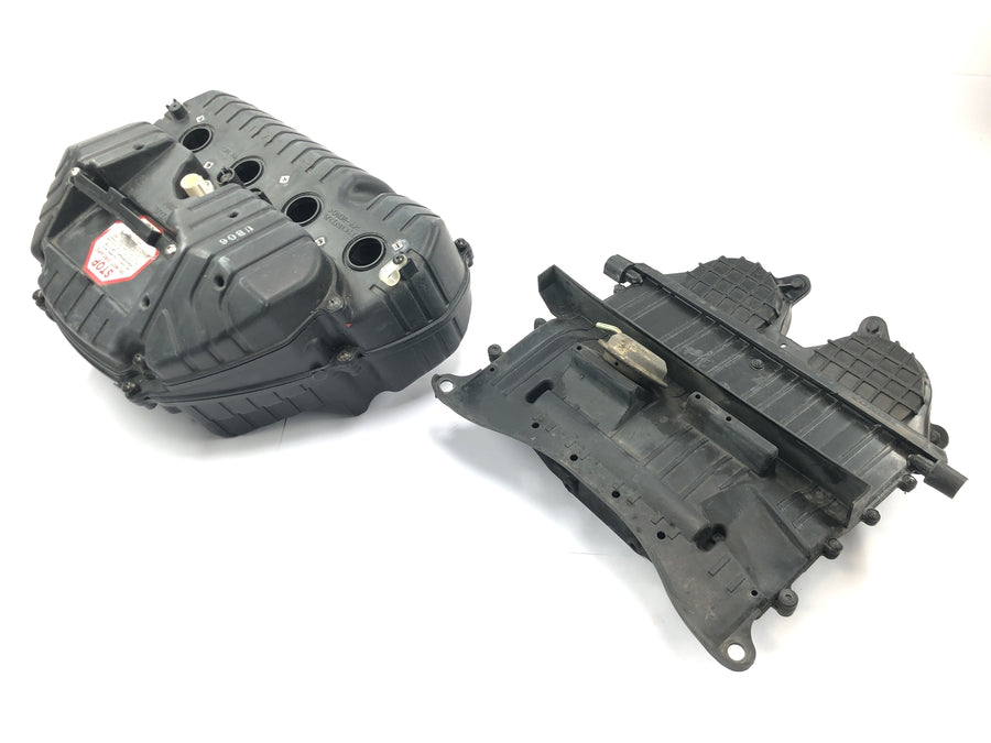 Honda CBR 1000 RR SC57 [2006] - Caja de filtro de aire caja de filtro de aire