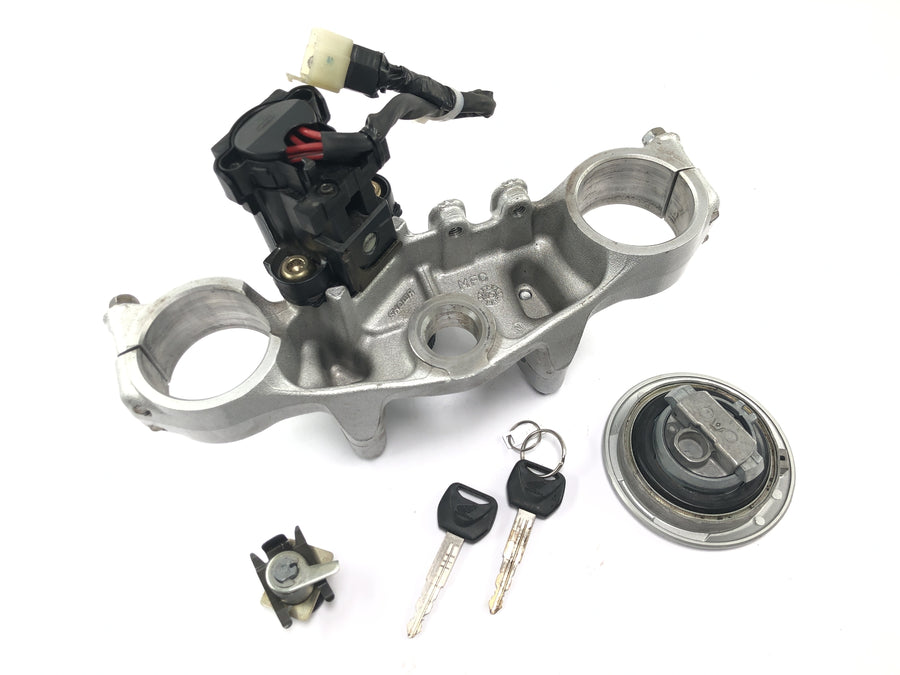 Honda FMX 650 RD12 [2006] - Juego de cerradura, cerradura de encendido, tapa de depósito, puente de horquilla superior