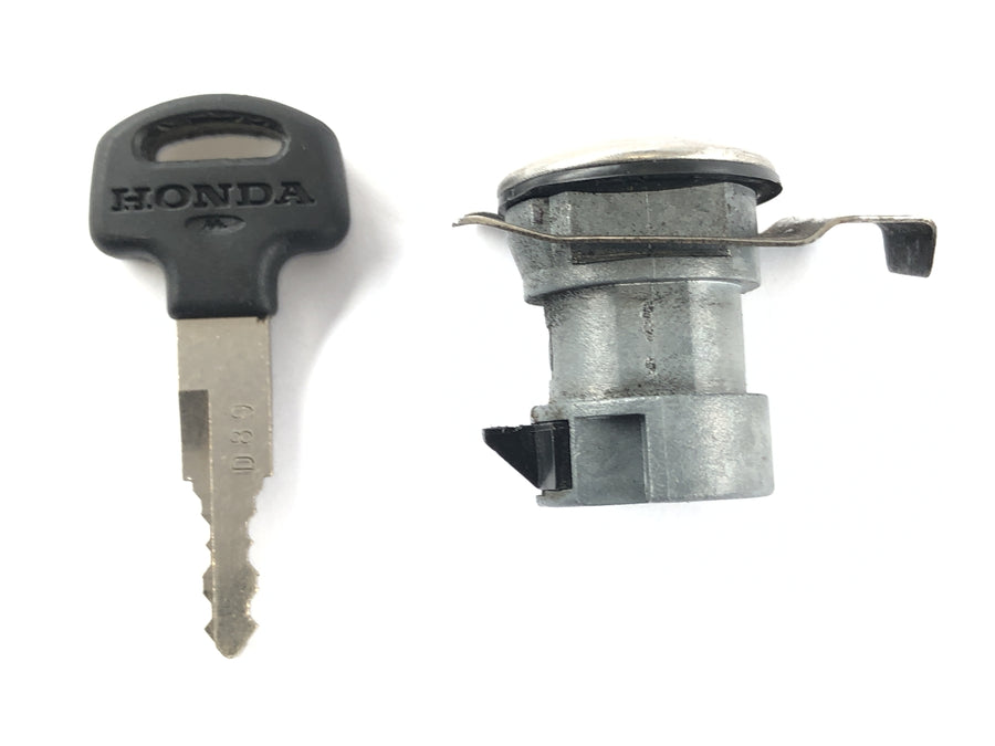 Honda Goldwing GL 1100 SC02 [1980] - Castillo para tapa de combustible