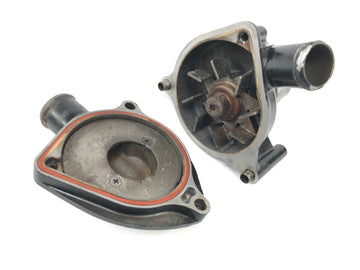 TRIUMPH DAYTONA 955I T595 [1998] - Bomba de agua, carcasa de bomba de refrigerante