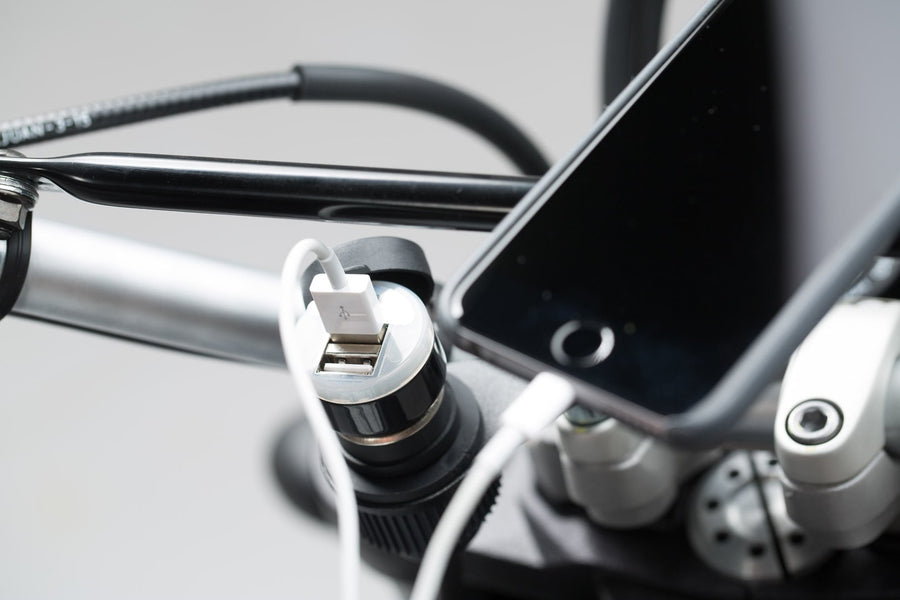 [SW-MOTECH] - Kit eléctrico universal con encendedor y toma USB – Figura 4