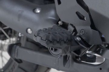 BMW R 1300 GS [2023-2026] - Juego de reposapiés EVO – imagen 1