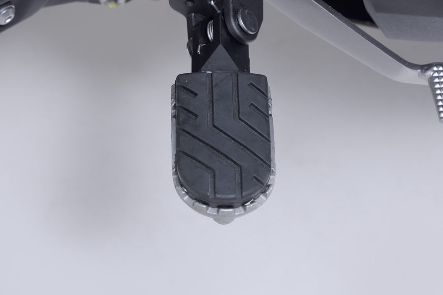 Kawasaki Versys 1100 [2025-2026] - Kit de reposapiés ION plateado – imagen 4