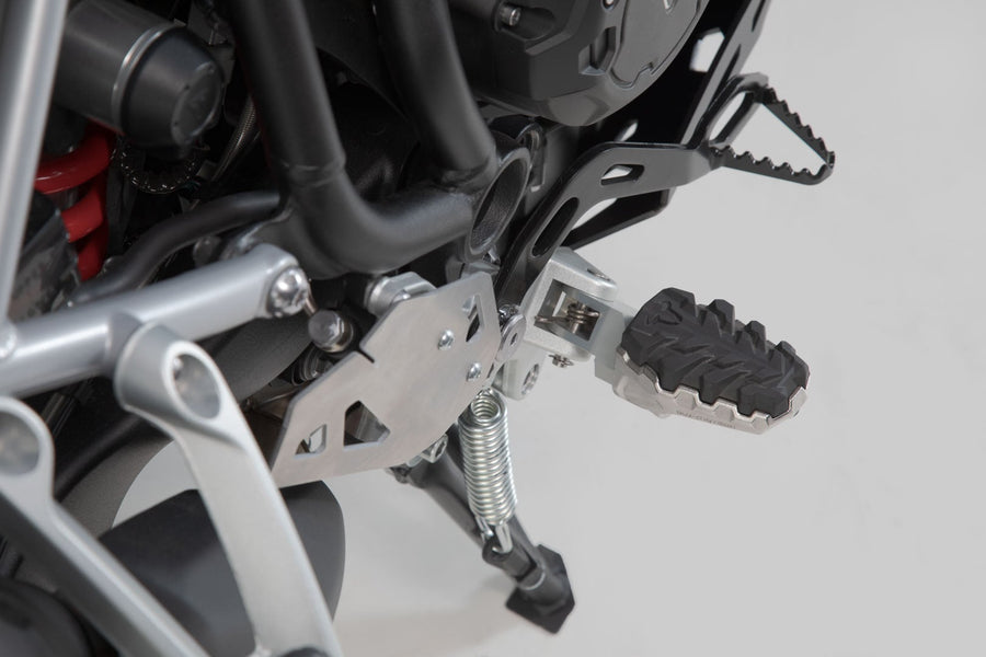 Triumph Scrambler 1200 XE [2022-2024] - EVO Fußrasten-Kit – Bild 1