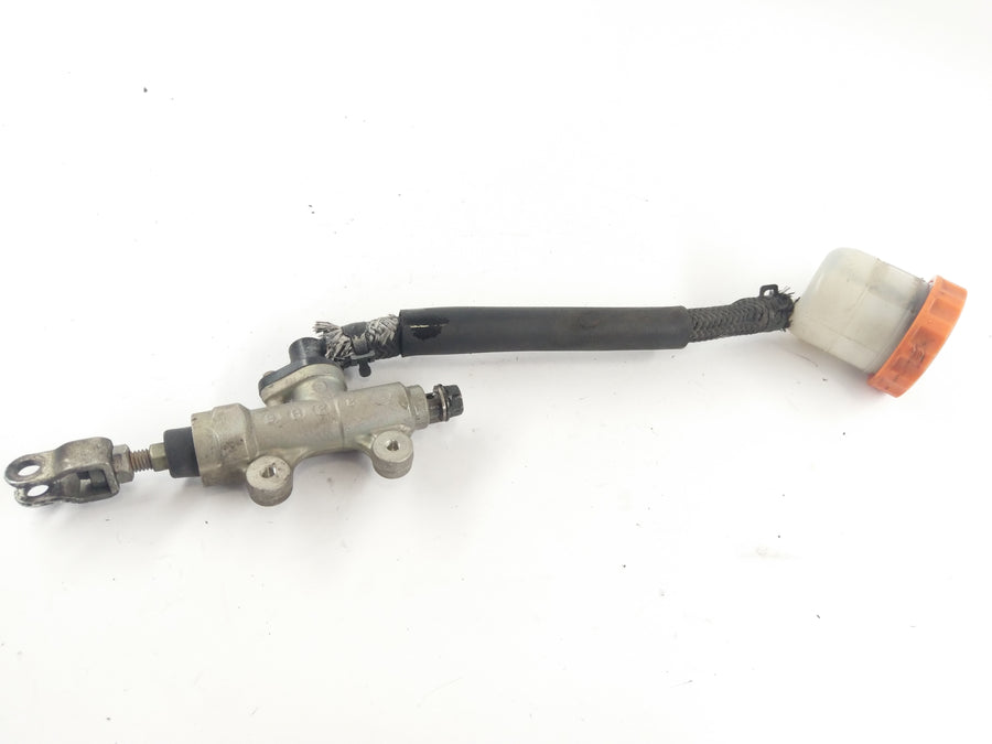 Honda CBR 1000 F SC24 [1991] - Bomba de freno en la parte posterior con contenedor de compensación