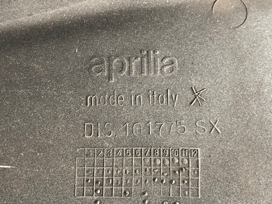 Aprilia Mille RSV 1000 ME [1999] - Disfrazado de revestimiento trasero a la izquierda