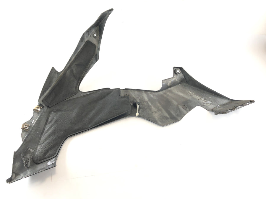 Yamaha YZF R1 RN12 [2005] - Limpiar en la parte inferior derecha