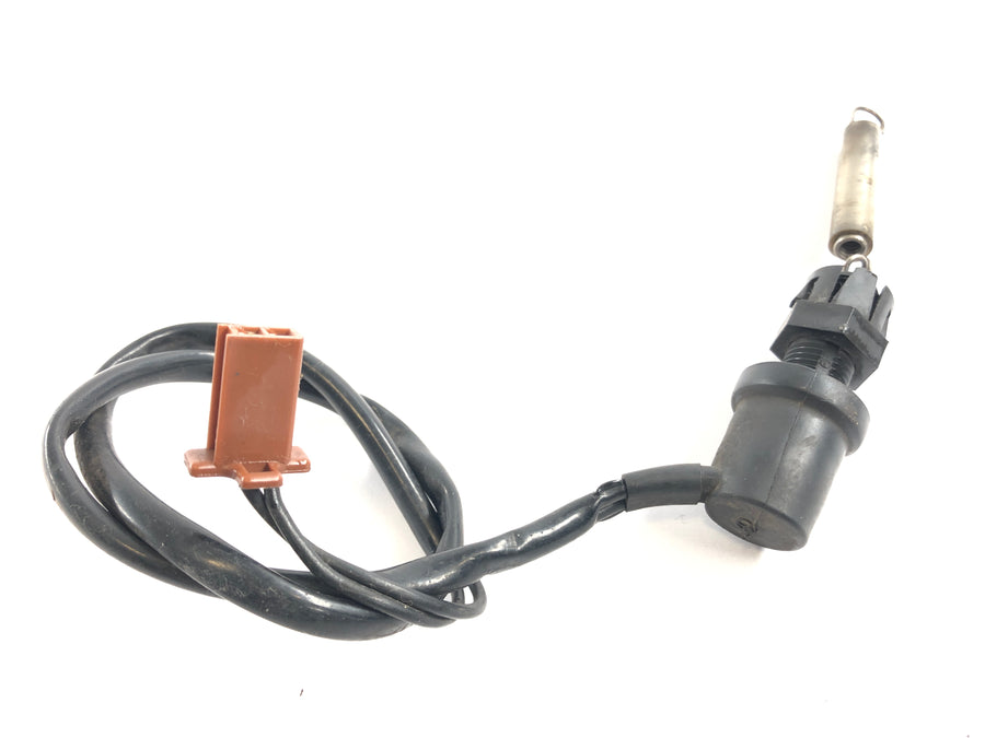 Yamaha YZF R6 RJ03 [2000] - Interruptor de luz de freno en la parte posterior