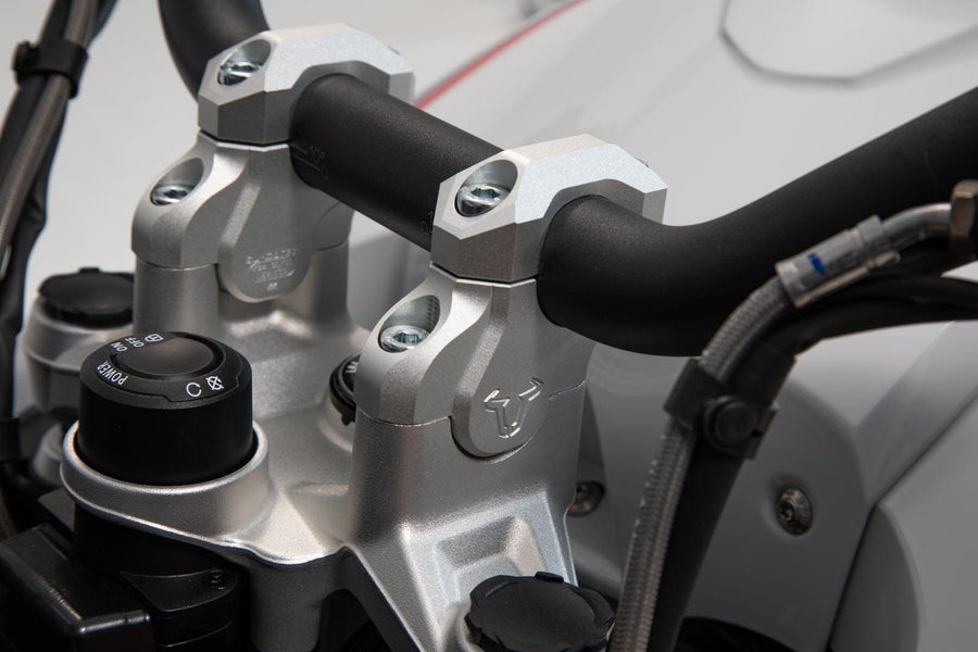 BMW R 1200 GS [2019] - Manillar movido 32 mm hacia arriba y 20 mm hacia atrás – Figura 6