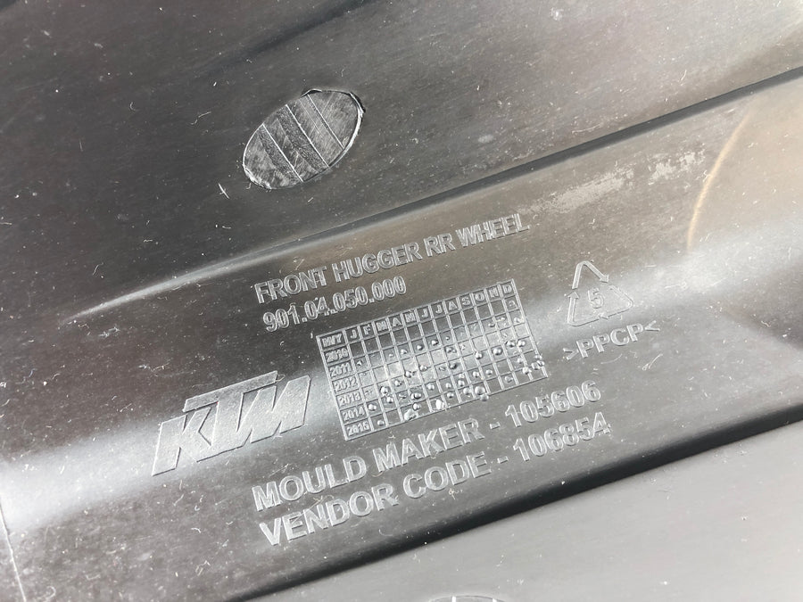 KTM Duke 125 [2011] - Protección contra salpicaduras de la cubierta trasera