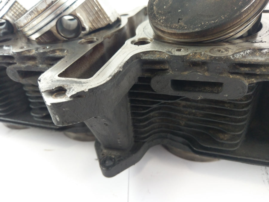 Suzuki GSF 1200 S GV75A [1998] - Cilindro con pistones