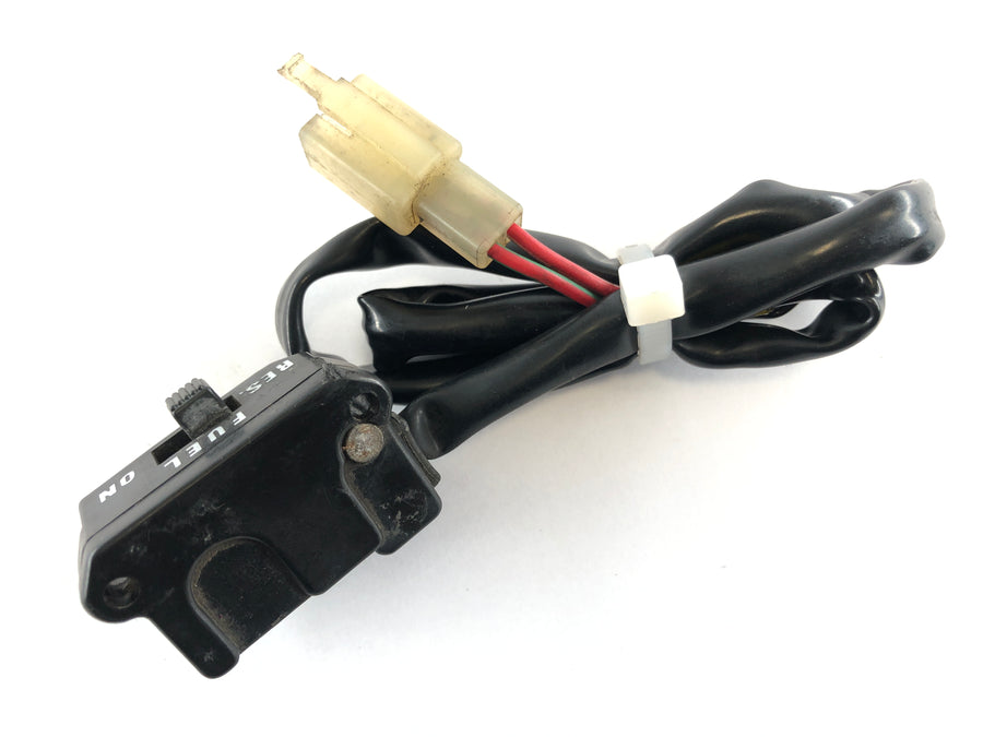 Yamaha V -max 1200 2en [1997] - Interruptor de manillar en el interruptor de gasolina derecho