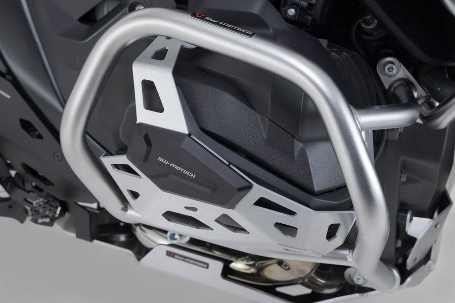 BMW R 1300 GS [2023-2026] - protección del cilindro plateada – imagen 6