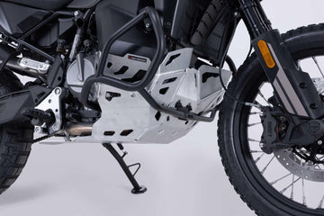 CFMOTO 800 MT-X [2025-2026] - barra de protección del motor plateada – imagen 2