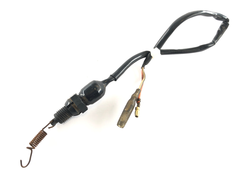Suzuki LS 650 NP41B [1990] - interruptor de luz de freno en la parte posterior