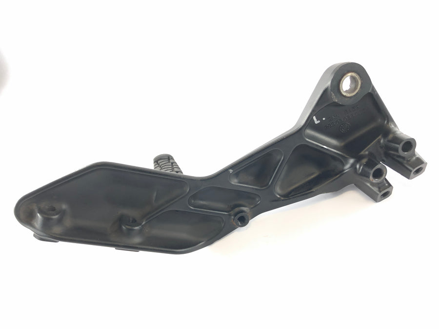 Husqvarna Vitpilen 401 [2021] - Placa del reposapiés a la izquierda con el pastor del conductor