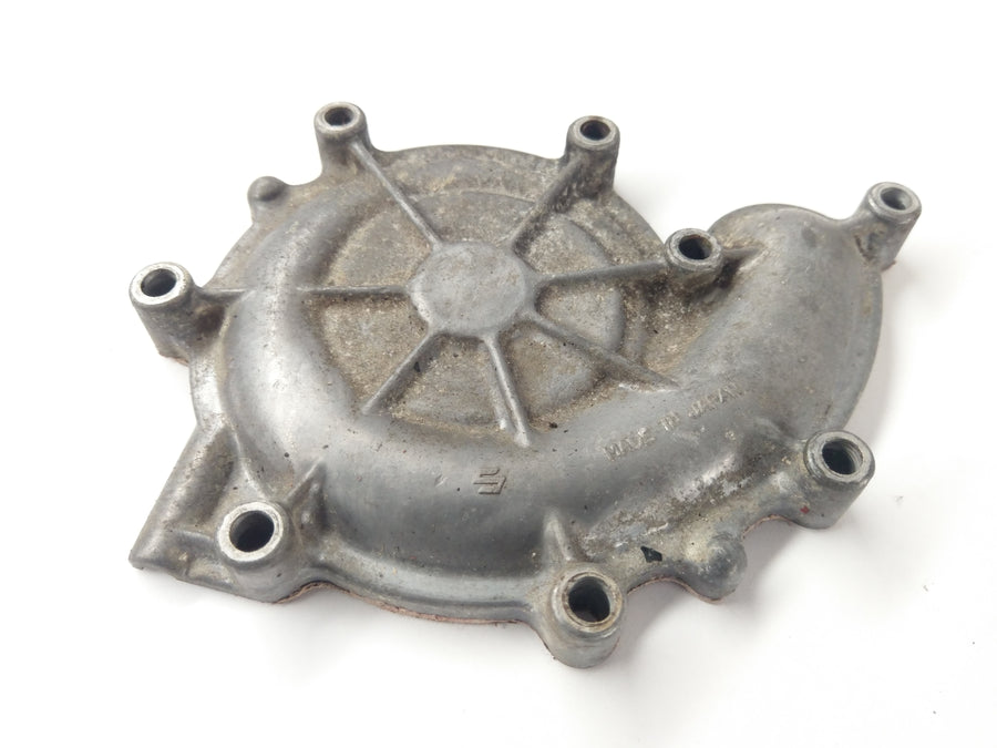 Suzuki GT 750 [1973] - Tapa del motor de la cubierta de la bomba de agua