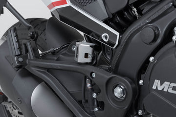 BMW F 650 GS (800 CC) Twin Special Edition [2012] - Protección del depósito de líquido de frenos – imagen 2