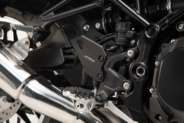Kawasaki Z 900 RS [2020-2024] - Protección del talón – imagen 1