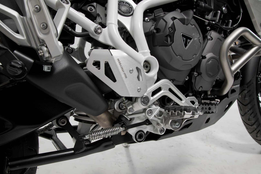 Triumph Tiger 900 GT [2020-2022] - Protección depósito líquido de frenos - Imagen 3