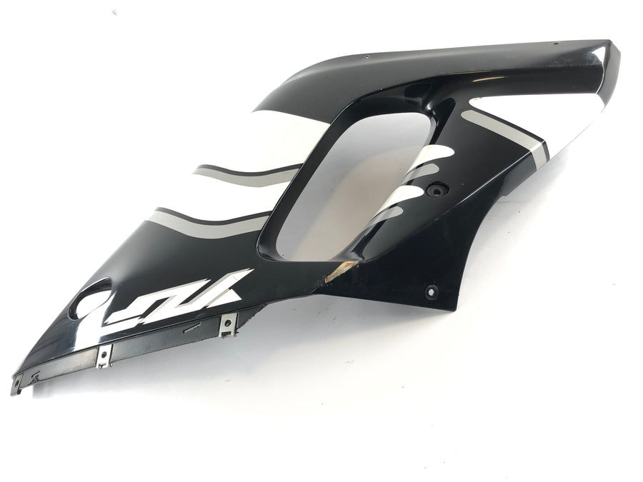 Yamaha YZF R6 RJ03 [2000] - revestimiento lateral en la parte superior derecha