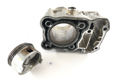 Honda Africa Twin XRV 750 RD07 [1993] - Cilindro con pistones en el frente
