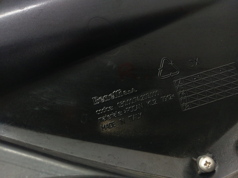 Benelli TNT 1130 Sport [2002] - Cubierta de tanque en el revestimiento de tanque derecho